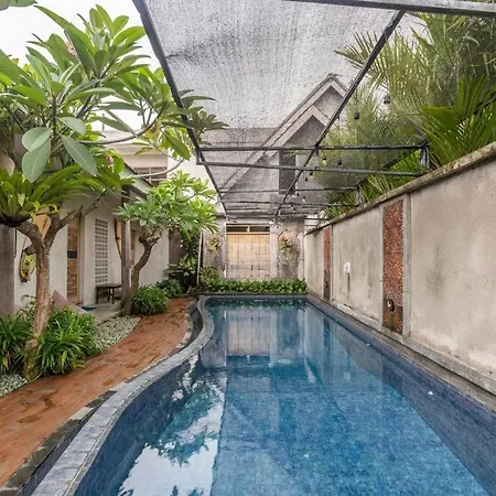 Surfer Garden Apartment